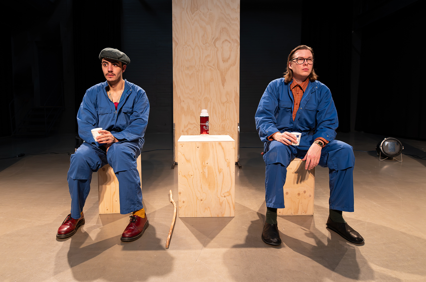 Kuinka tulla Tapio Rautavaaraksi. Kuvassa Youssef Asad Alkhatib ja Taavi Hasunen. Kuva: Janne Vasama.